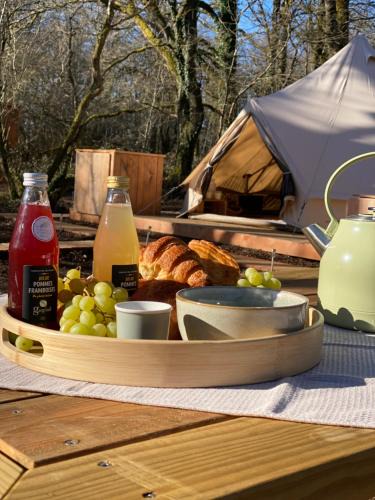 Le Vigeant Other | Tente luxe vue Etang avec jacuzzi 4