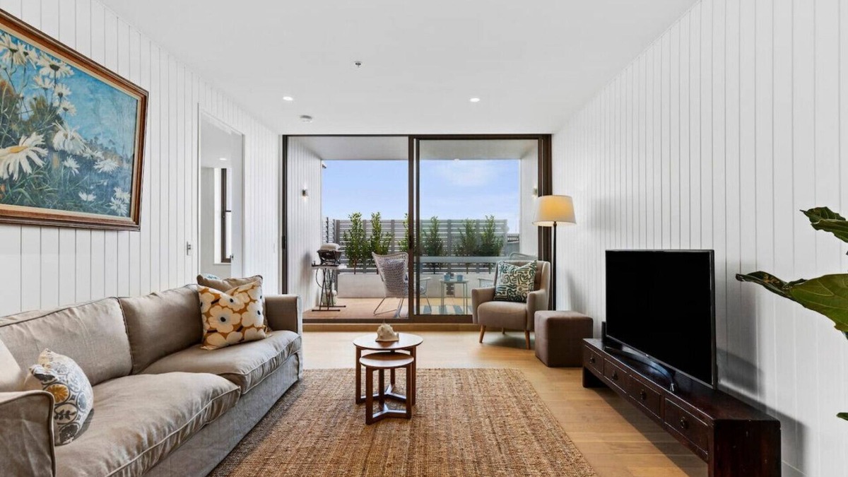 Ocean Grove Apartment | Terrace Getaway-12pm winter check out!