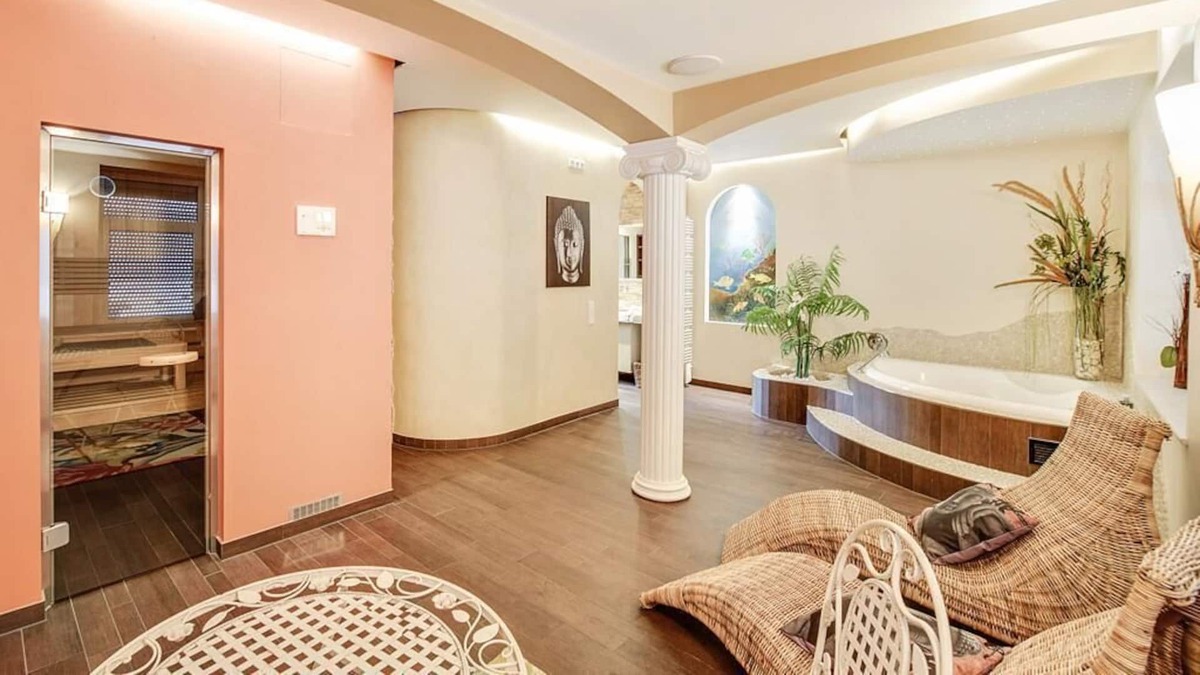 Schallmoos Apartment | Terrace apartment with wellness area