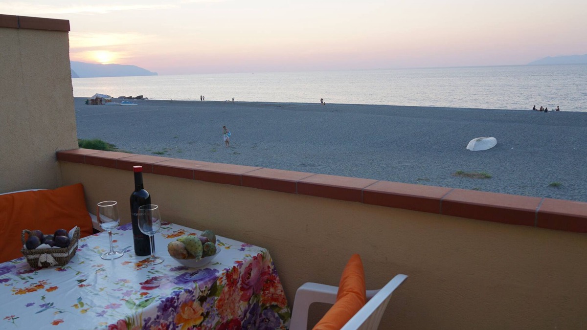 Marchesana Apartment | Terrace By The Sea