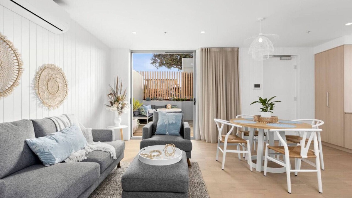 Ocean Grove Apartment | Terrace LUXE- 100m to shops, 2 KING beds, Parking