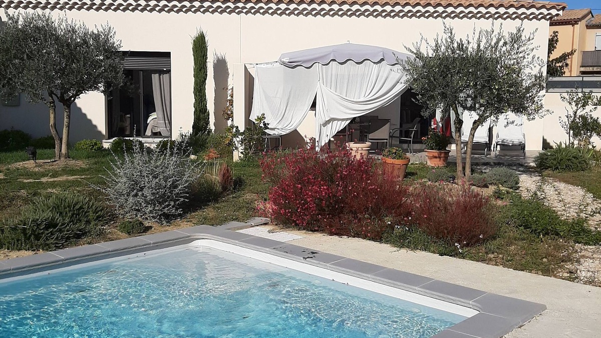 Vaison-la-Romaine House | TERRACED HOUSE 50 M² GARDEN TERRACE, SWIMMING POOL, CENTER VAISON LA ROMAINE