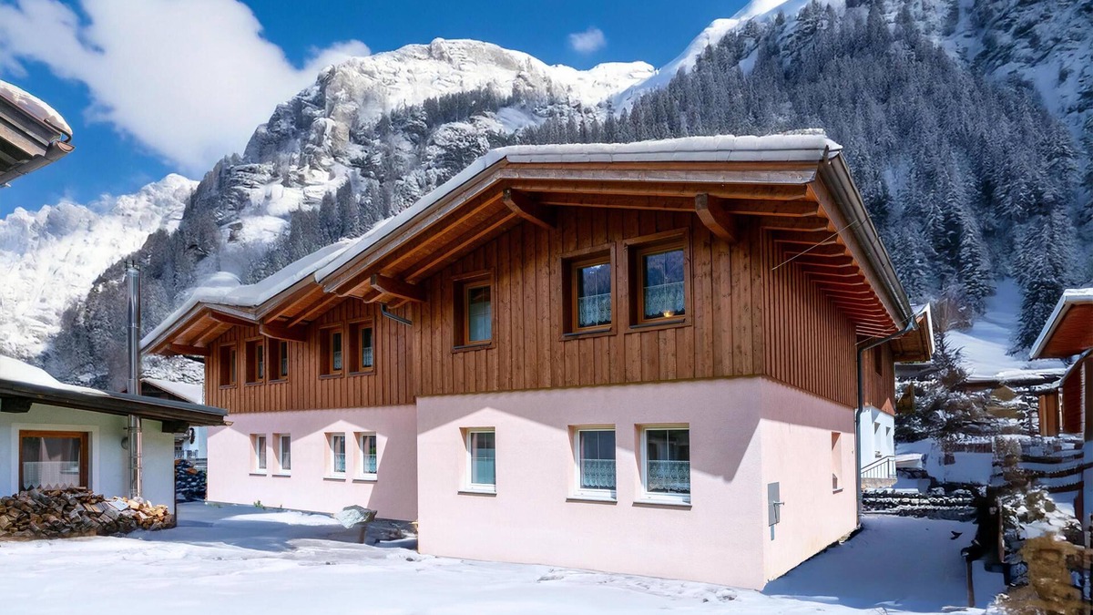 Huben House | Terraced house with private terrace