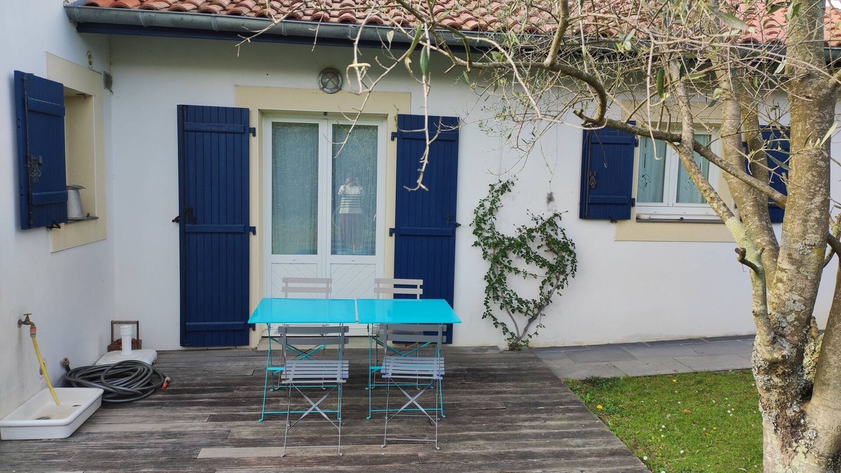 Hendaye House | Terraced house with terrace