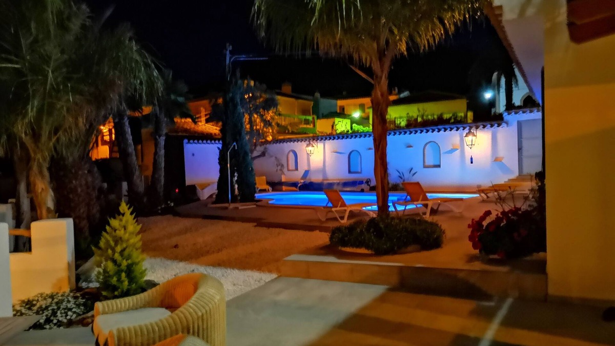 Lubrin House | Terrera Roberto Large family house with swimming pool in mountainous region