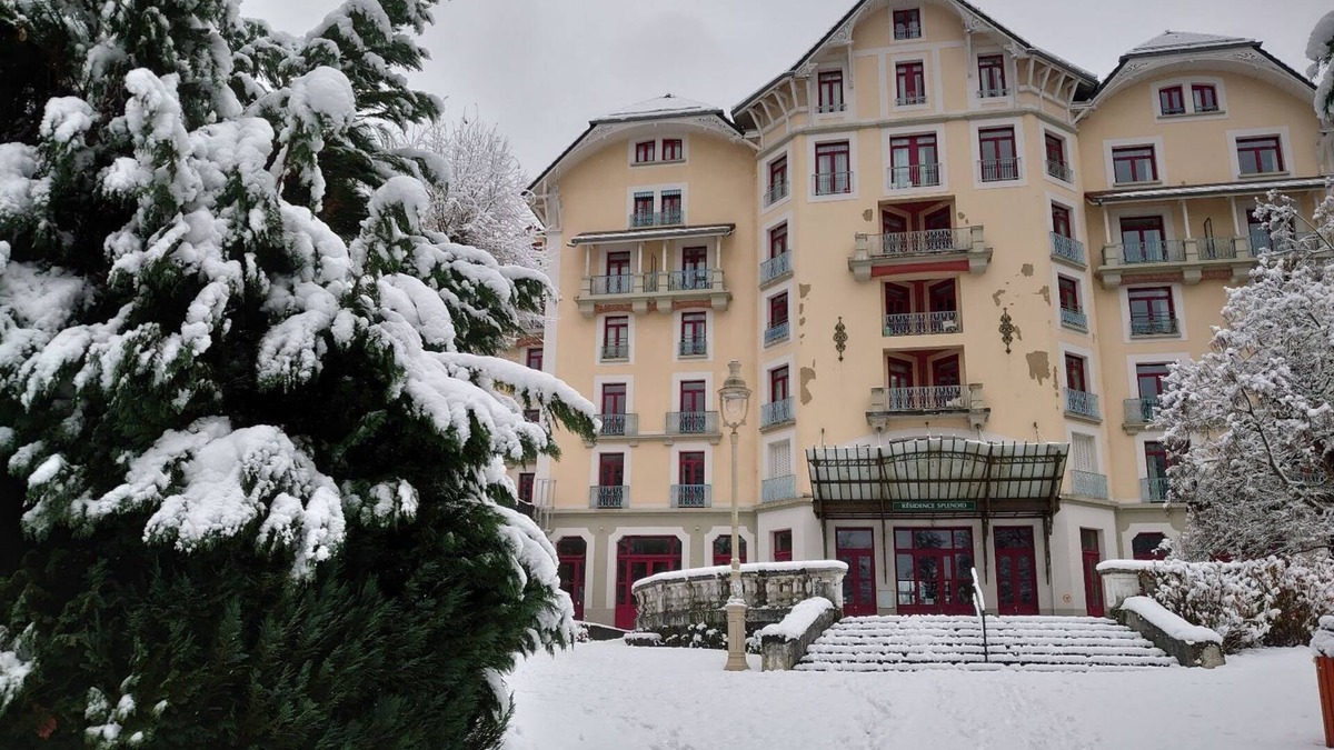 Allevard House | Terres de France - Appart Hotel Le Splendid