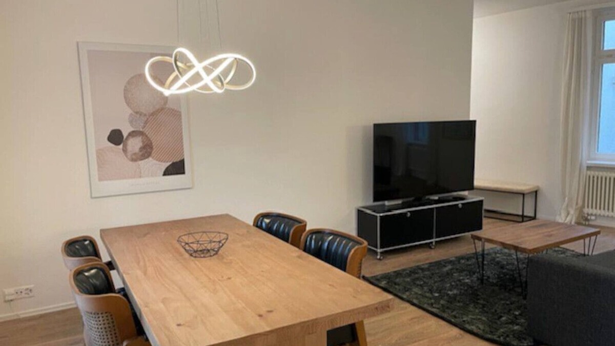 Old Town Apartment | Terrific 2BR flat close to Paradeplatz (Canal3)