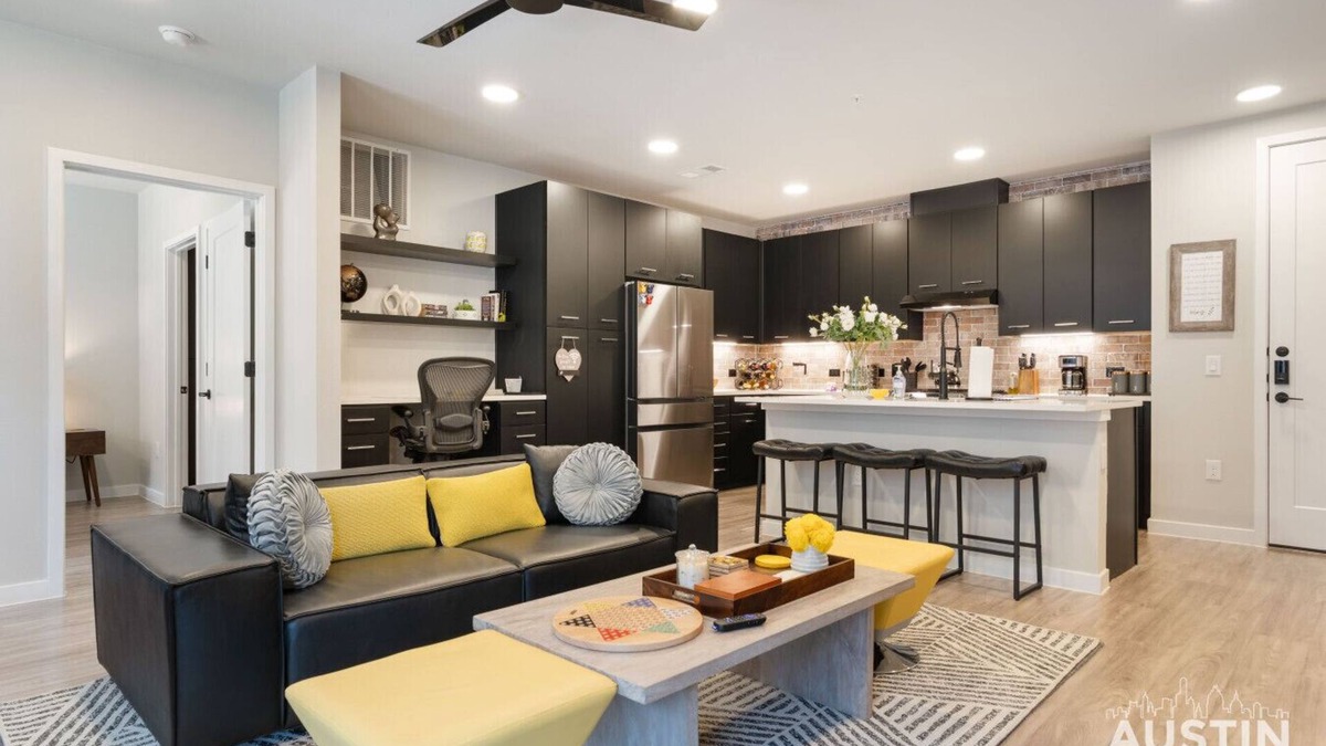East Congress Apartment | Terry-O Ln #235 xxxx