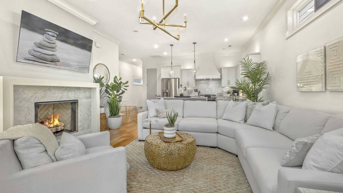 Fayetteville House | Tessa - Frisco Trail - Mill District - 1 mi to DT