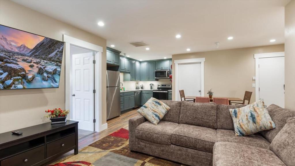Leigh Creek Estates Apartment | Teton Crest Apartment