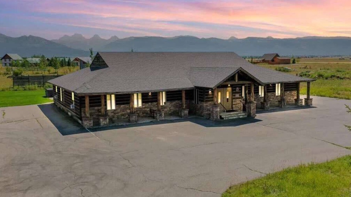 Leigh Creek Estates House | Teton Crest Lodge Sleeps 24 Ideal Reunion Spot