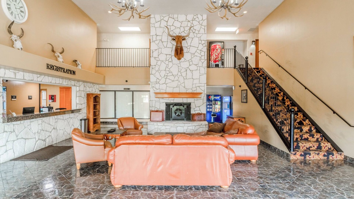 Beeville Hotel | Texan Inn By OYO Beeville US-181