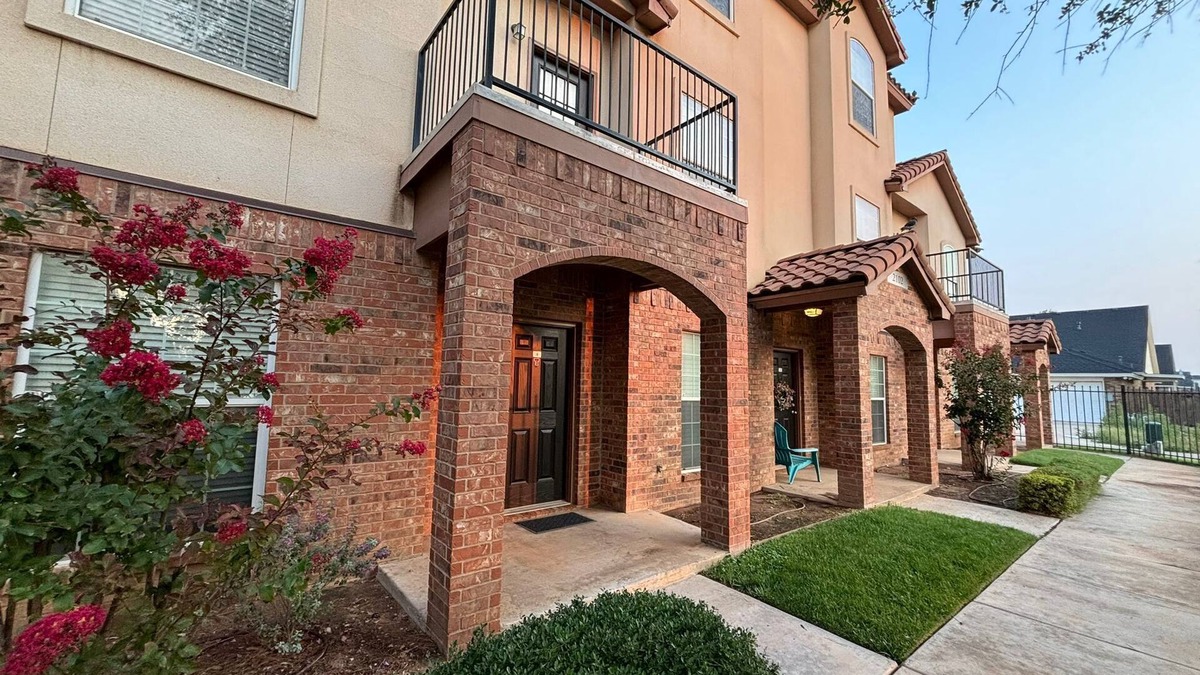 North Overton Condo | Texas Tech Condo - Prime Location - Walk to Campus, Broadway and Downtown