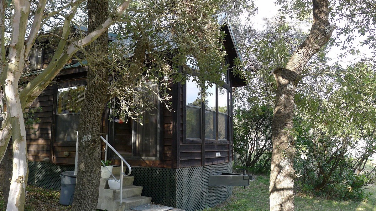 Far North Central Cabin | Texas Tiny House with Hill Country Charm