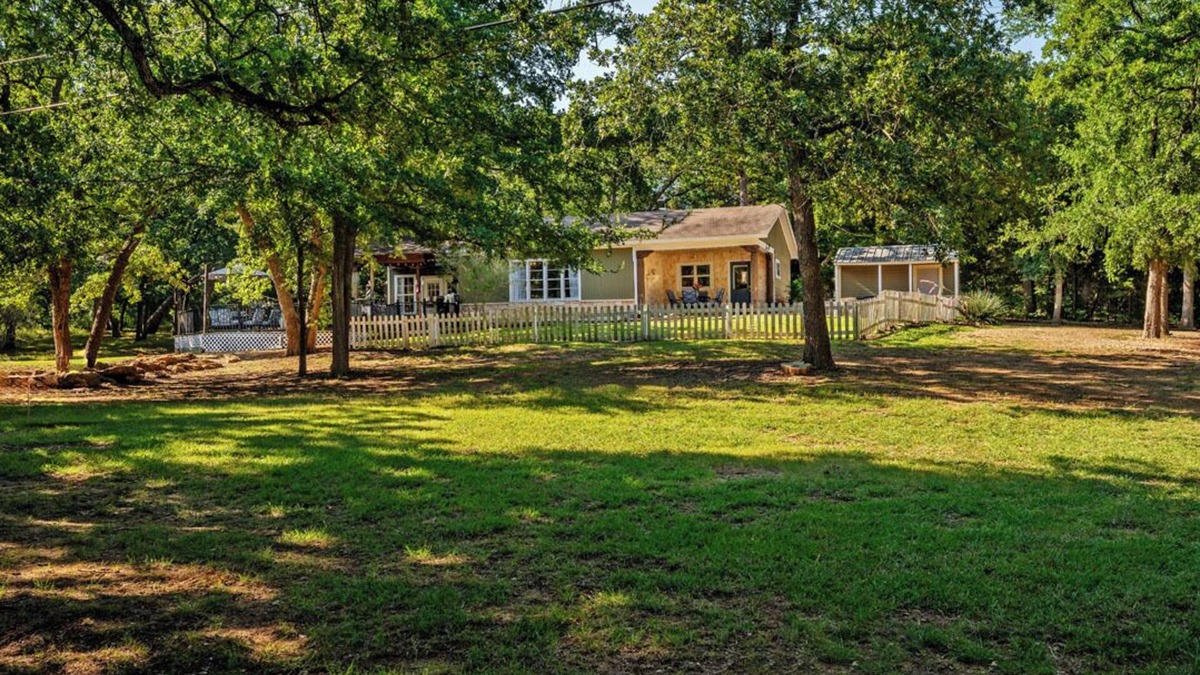 Pottsboro House | Texoma/Tanglewood Highport Marina - Adorable Cottage!n