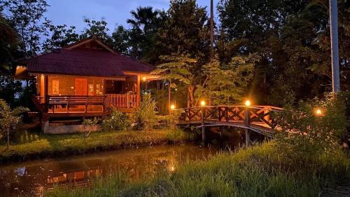 Choeng Doi House | Thai wooden house near the pond Mountain View Chiang mai