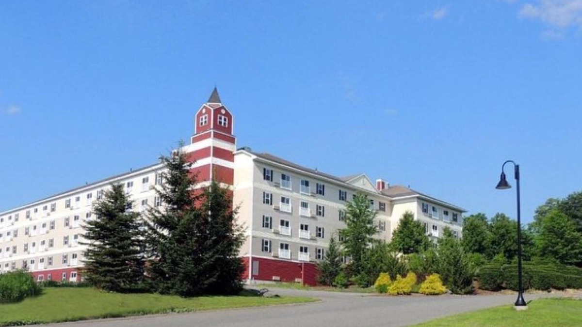 Pittsfield Condo | Thanksgiving Mountain Lodge, Mass.- 1 BR 1 Ba. Bousquet Mt Ski 11/26-11/29/2025