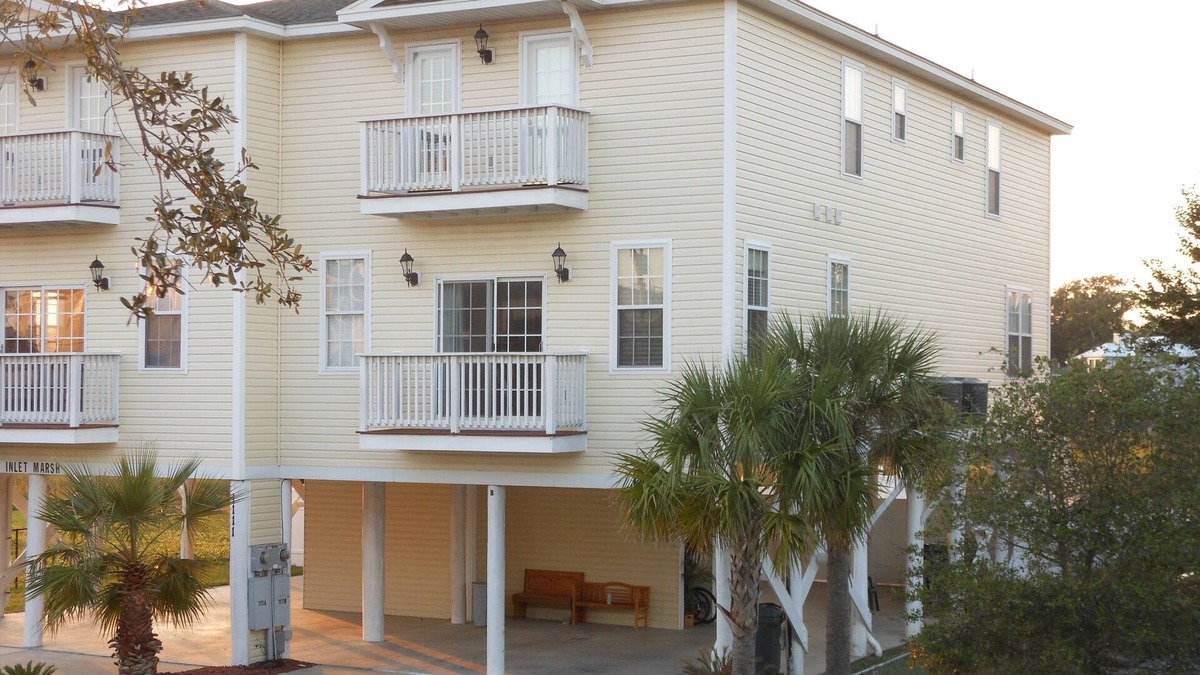 Garden City House | THANKSGIVING SPECIAL 5 BR/5.5BA-1BLK frm Beach/Marsh/Dock/Pvt Pool/Pet Friendly