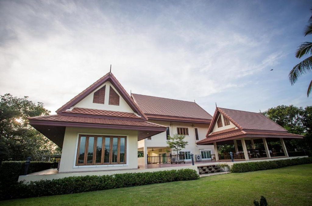 Doem Bang Nang Buat Resort | Thararin Villa