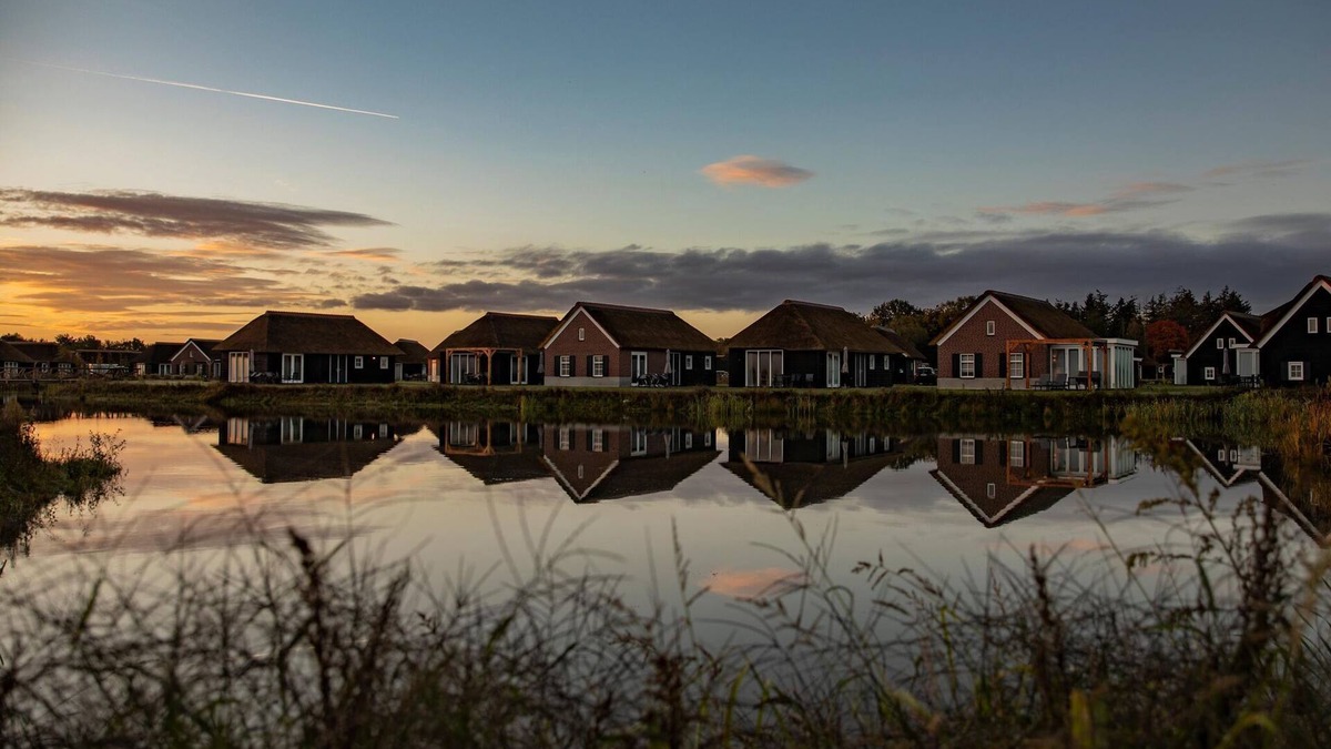 Municipality of Someren Villa | Thatched villa on a holiday park