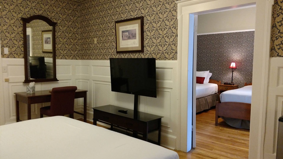 Littleton Hotel | Thayers Inn