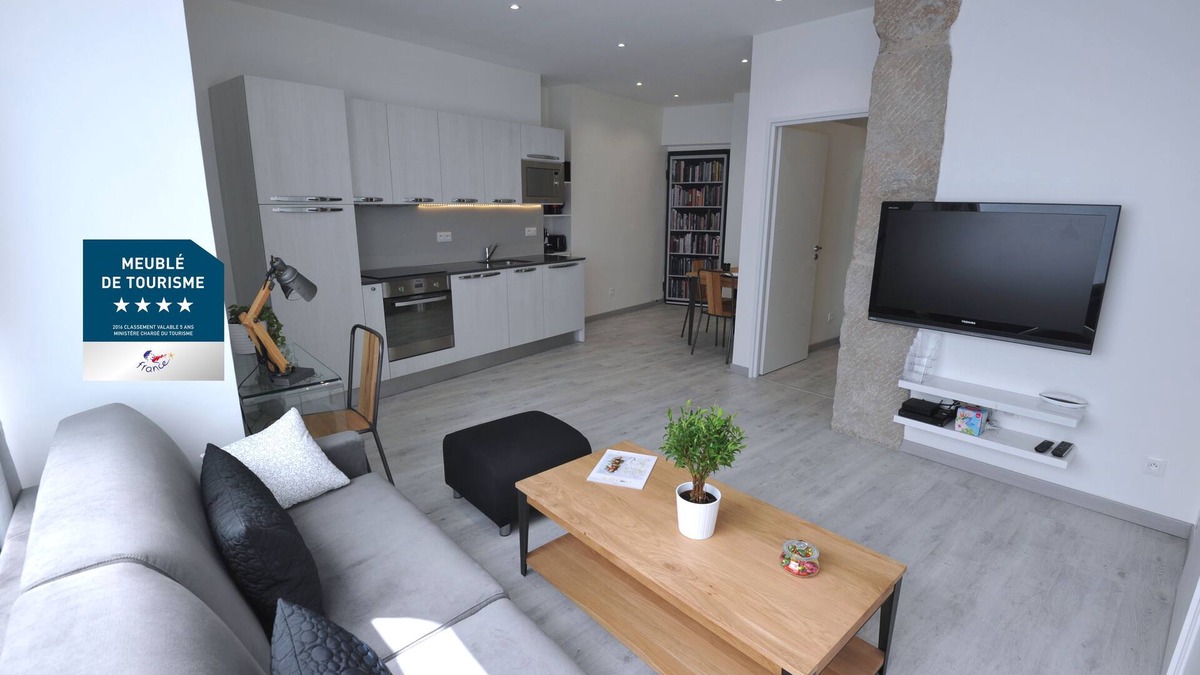 Jean-Medecin Apartment | "The 10" - Nice Massena hypercentre Carré d'Or