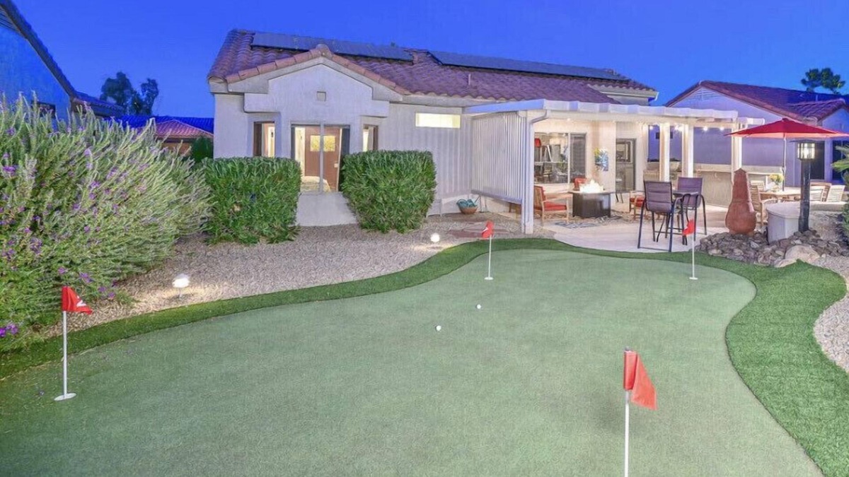 Sun City Grand-desert Horizon House | The 19th Hole! Sun City Grand