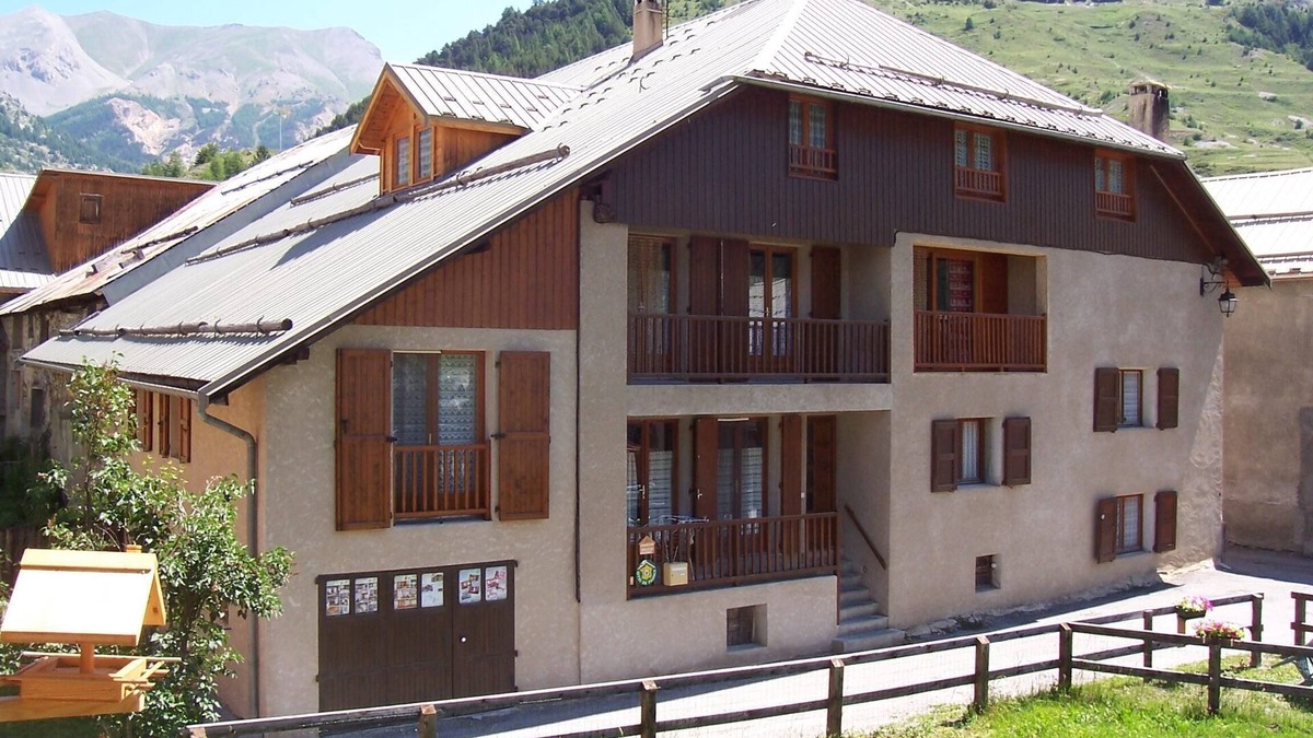 Ceillac Apartment | The 4 seasons in the Parc du Queyras, hikes for all.