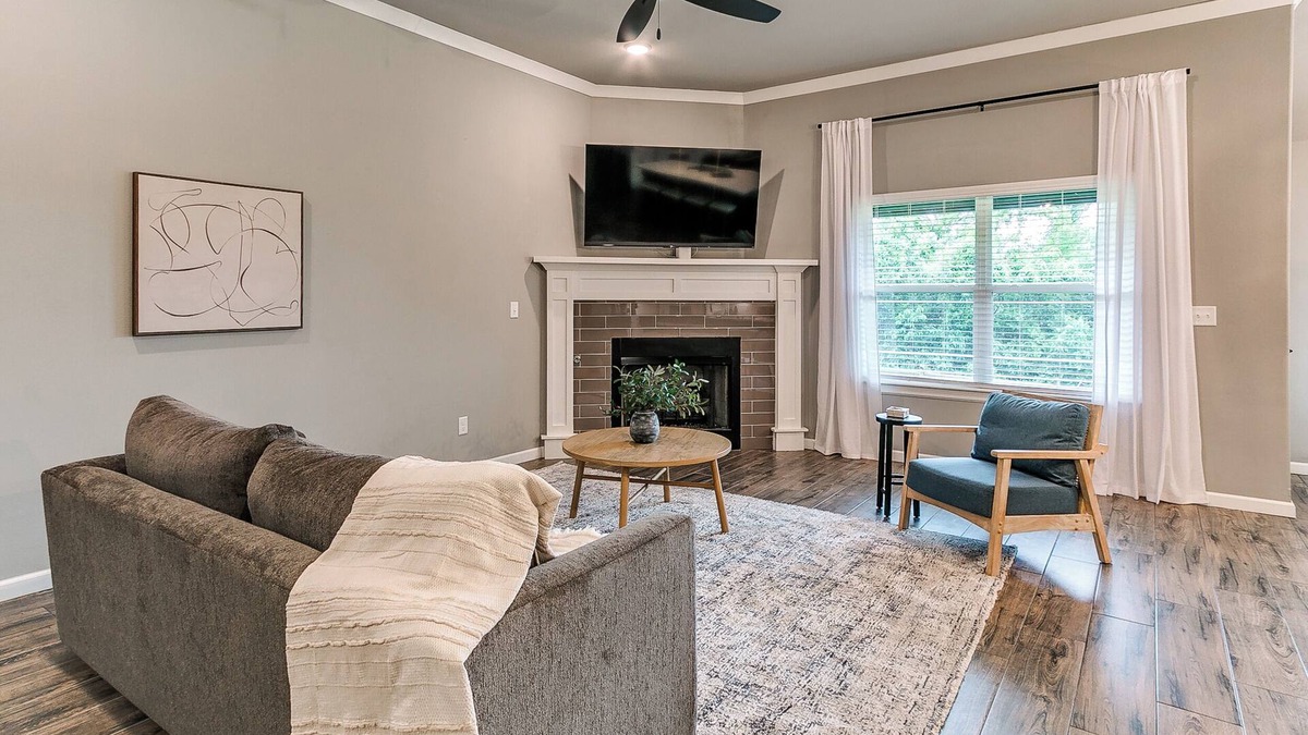 Broken Arrow House | The 47th Street Retreat