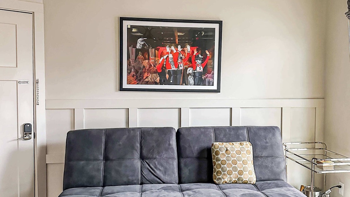 Burns Park Apartment | The 4M Favorite House Stunning & Spotless 2-Bed Apt