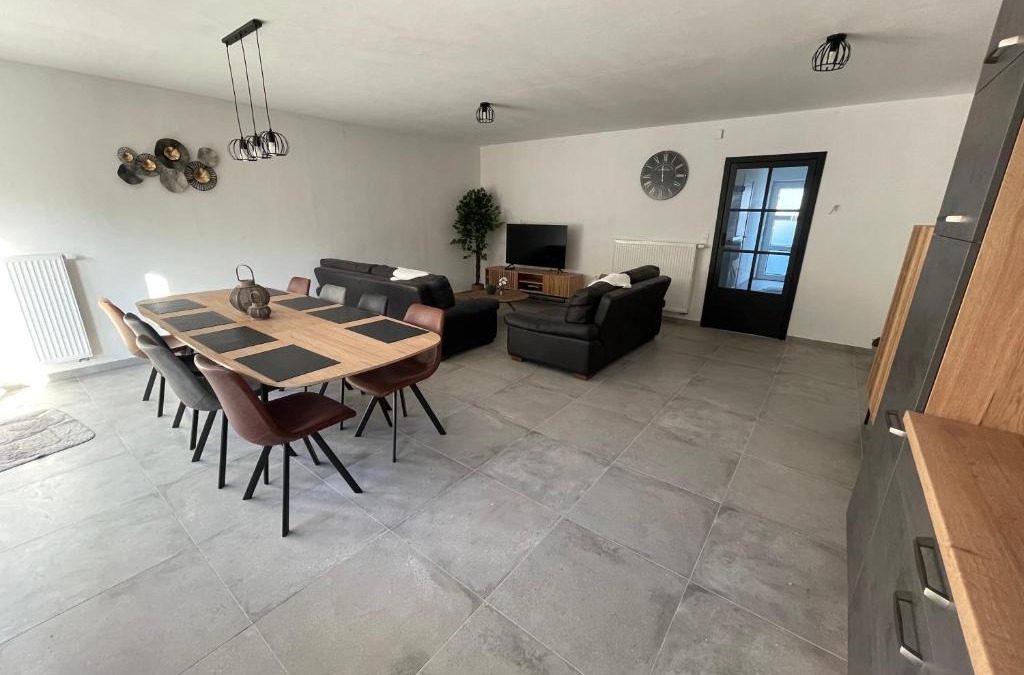 Comines-Warneton House | THE 77 work or holiday new home