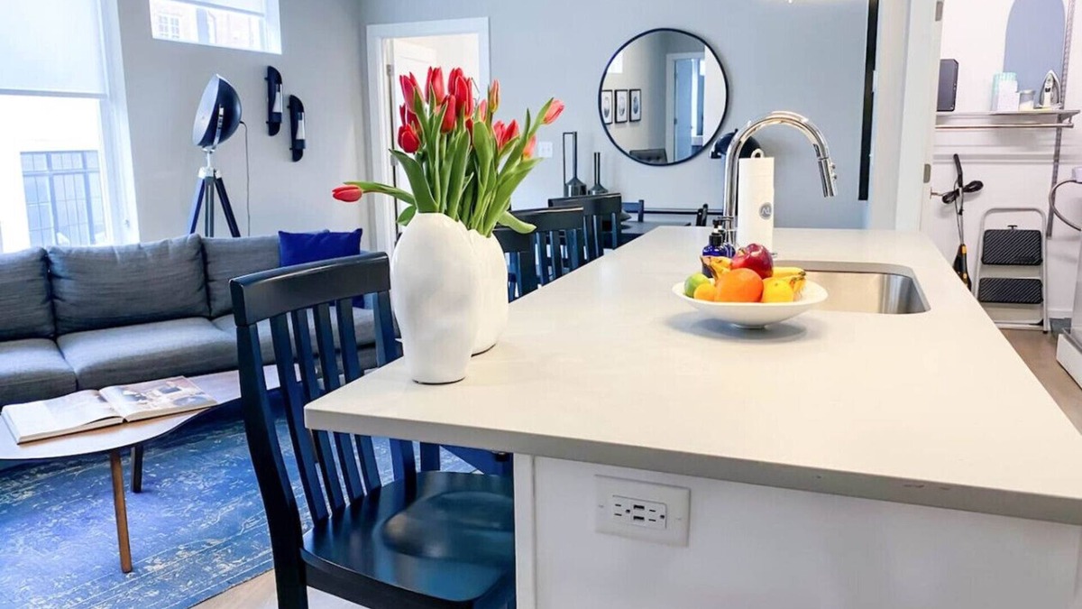Hillsboro West End Apartment | The Adjourn: cozy condo near Vandy w/parking