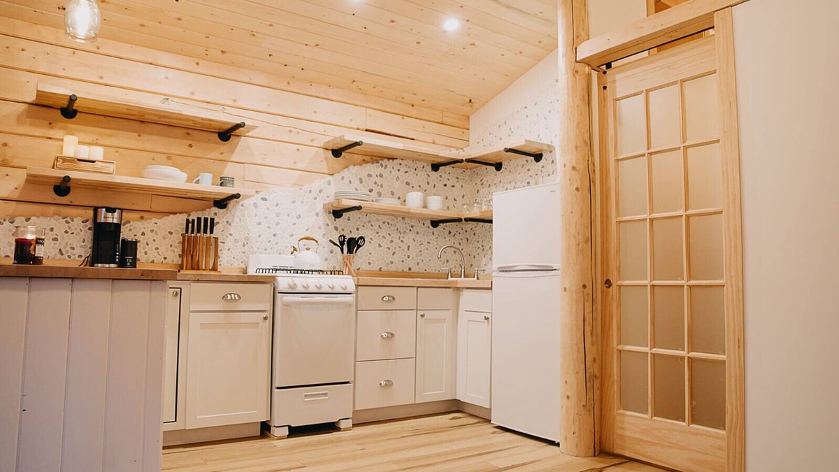 Badger Cabin | The Alaskan Hideaway - As Seen On YouTube