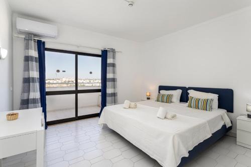 Correeira Apartment | The Albufeira Concierge - Pool & Sunset Balconies