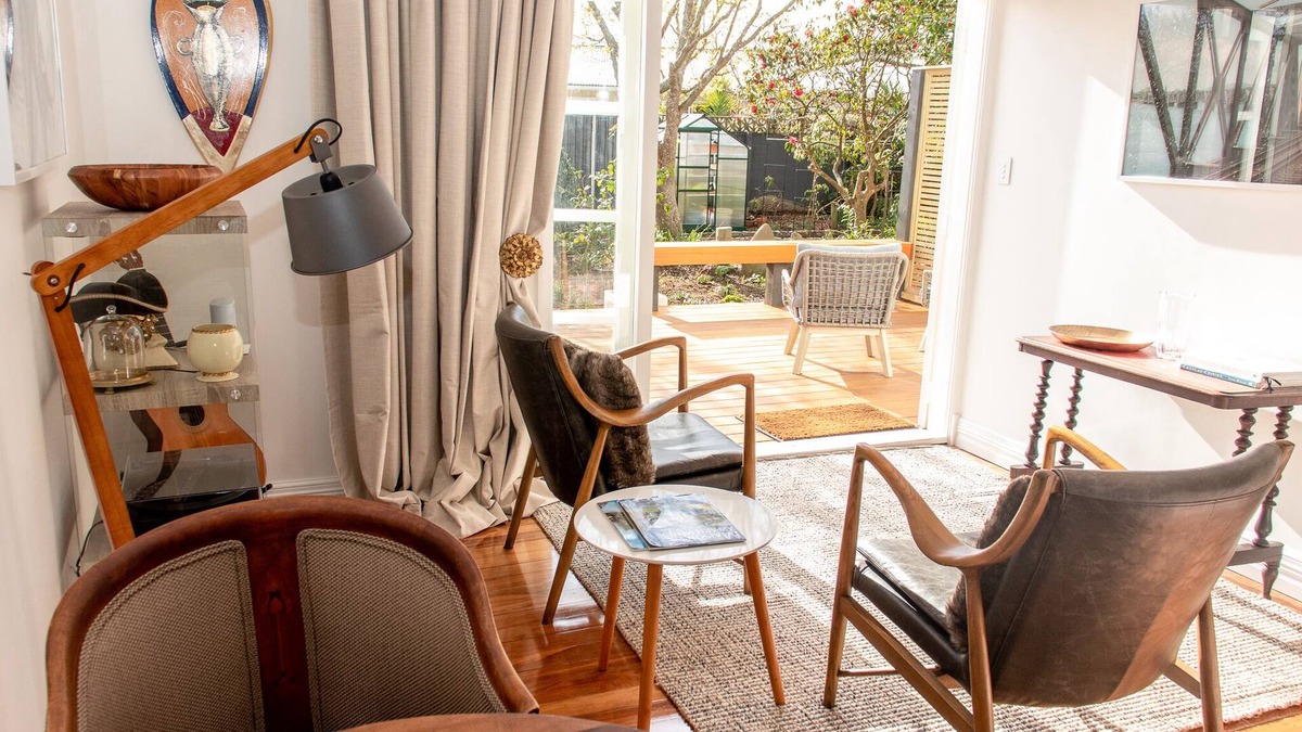 Carterton Apartment | The Alchemist Retreat, a private Studio in Carterton