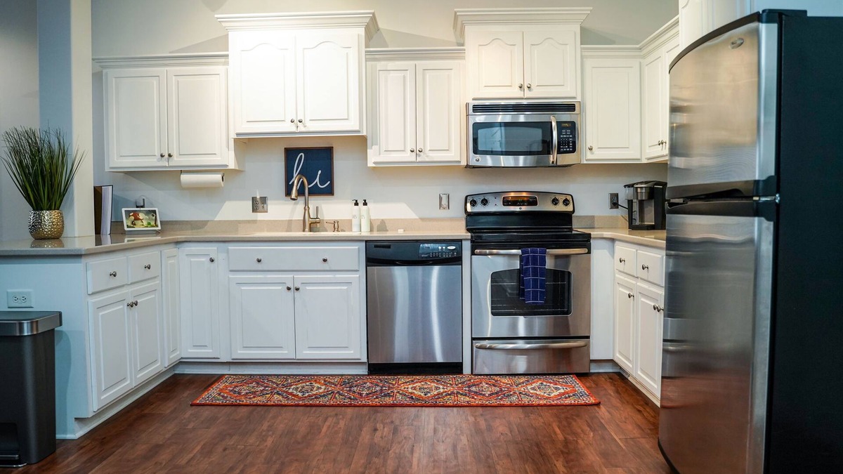 Goldsboro Apartment | The Alexander Craige Blue Loft