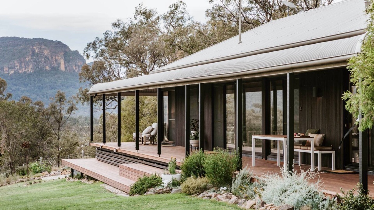 Glen Davis House | The Alice Escape by Contemporary Hotels