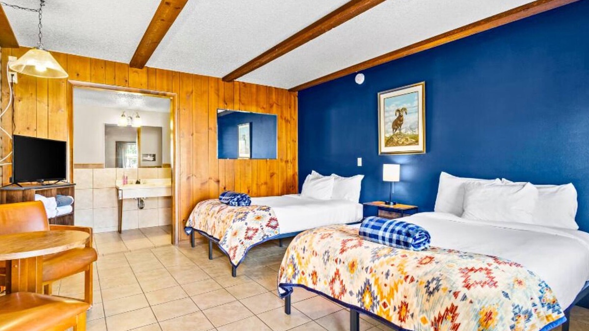 Collbran Hotel | The Alpine Motel