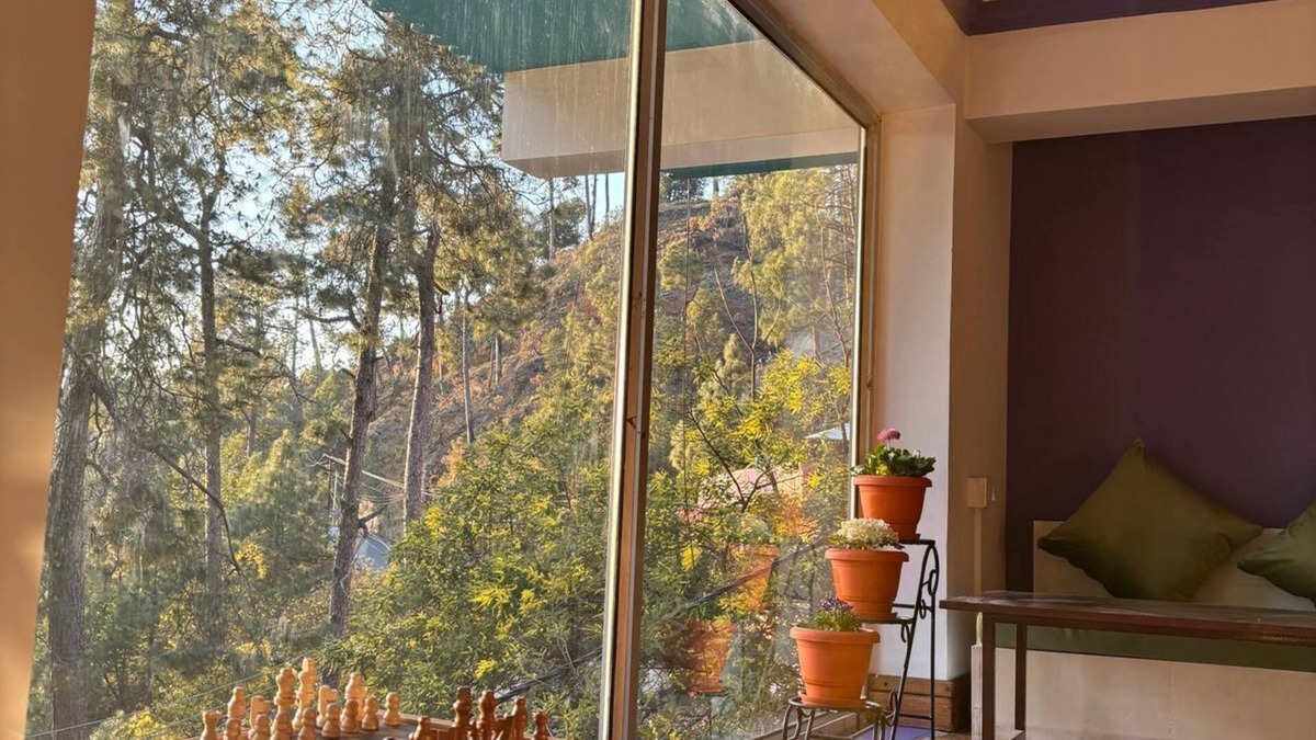 Almora Hotel | The Alpine Vista