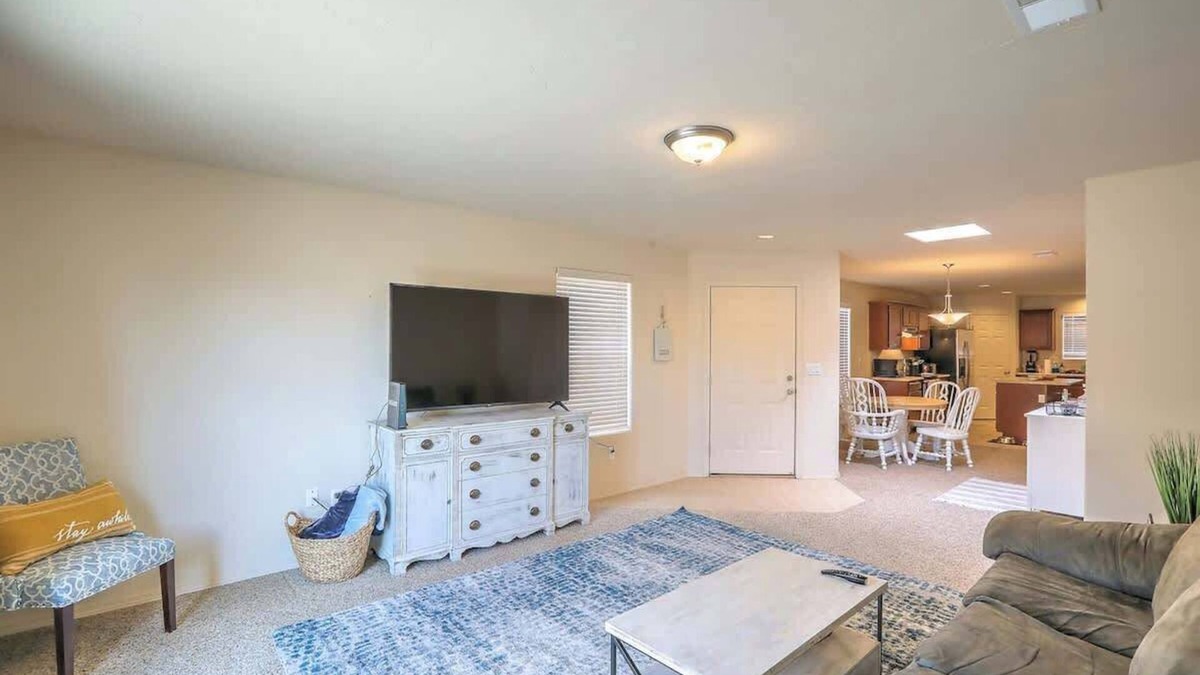 Alamogordo House | The Alturas Summary: