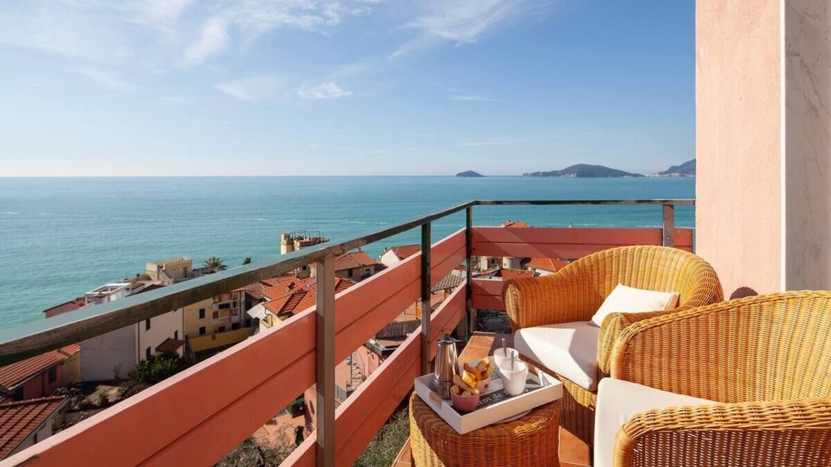 Tellaro Apartment | THE AMAZING VIEW, THE SOUND OF THE SEA