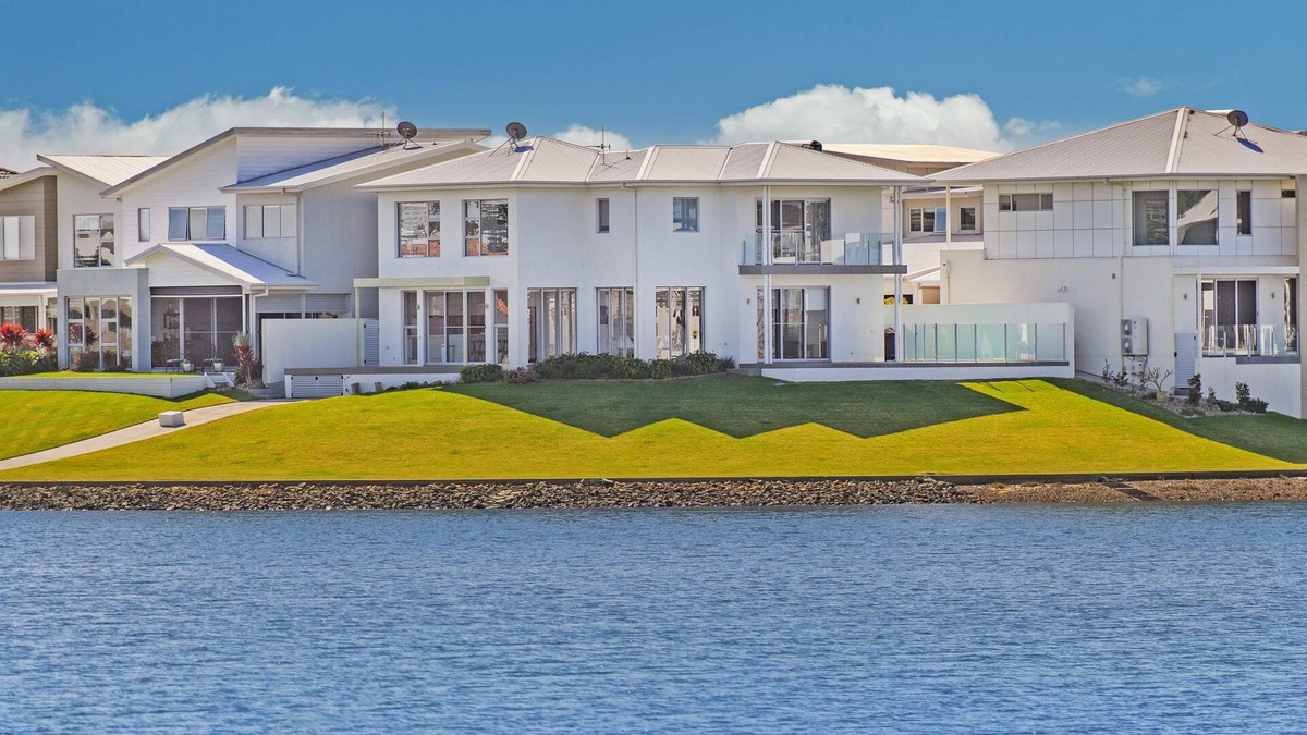 Port Macquarie House | The Anchorage - Modern Home On The Port Macquarie Canals With Beautiful Views