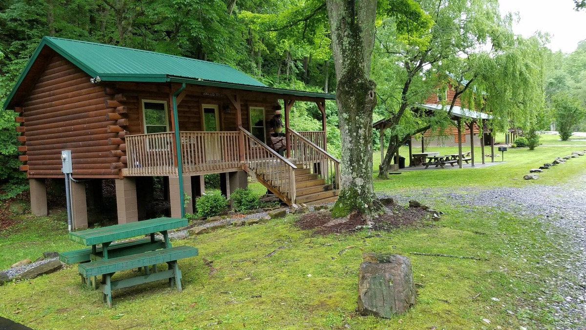 Pearisburg Cabin | The Anglers' Roost at Walker Creek Retreat