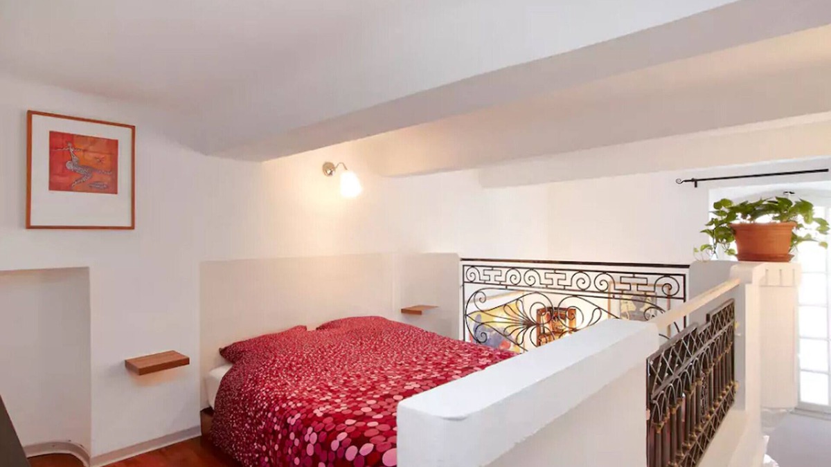 1st Arrondissement Apartment | The annexe 2 minutes from the old port