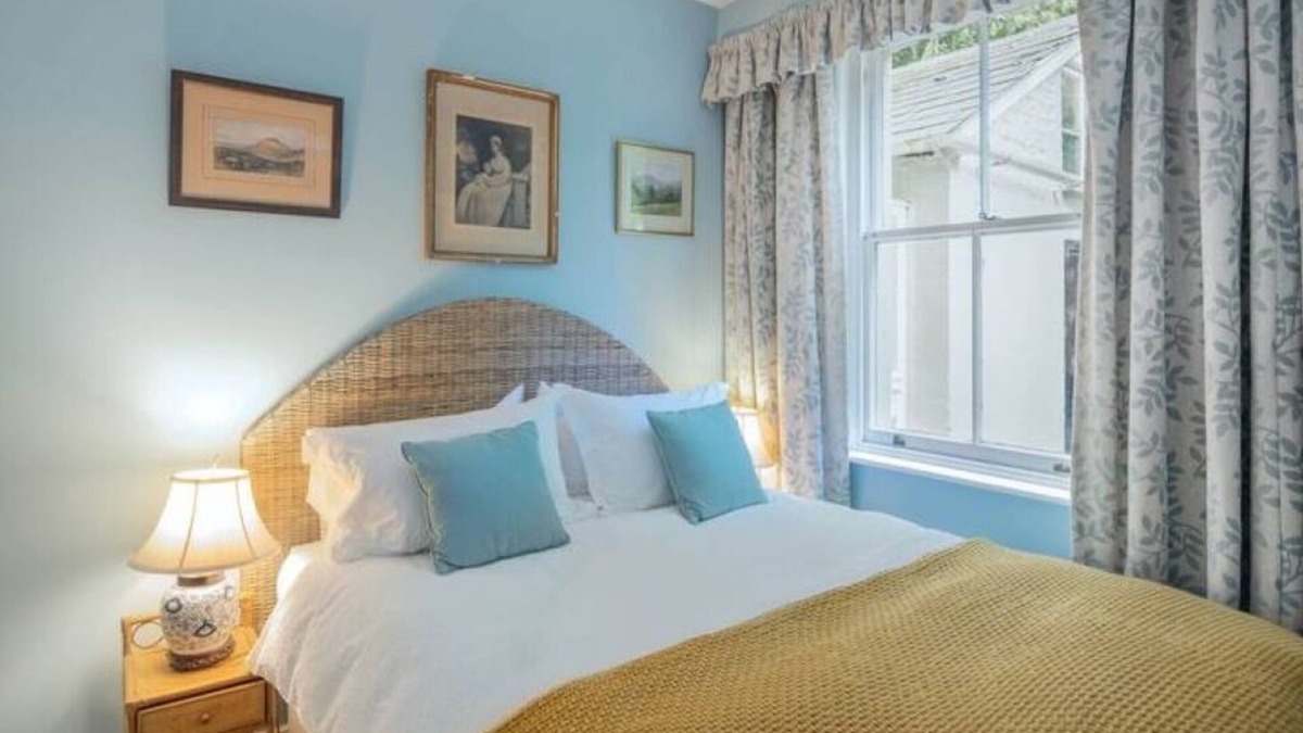 Shrewton Apartment | The Annexe - Charming 1 bedroom near Stonehenge