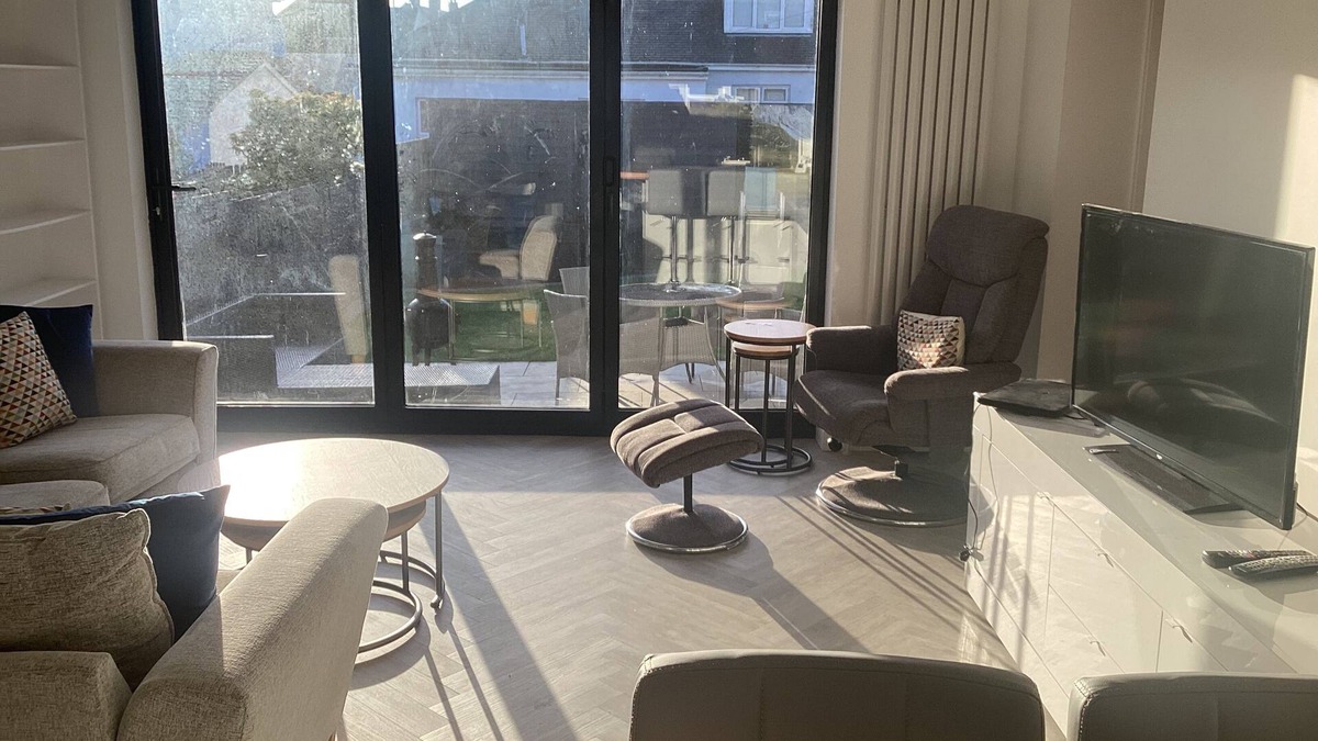 Eaglesham House | The Annexe in conservation village of Eaglesham Glasgow