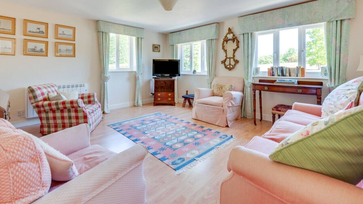 Ringshall House | The Annexe - One Bedroom House, Sleeps 2
