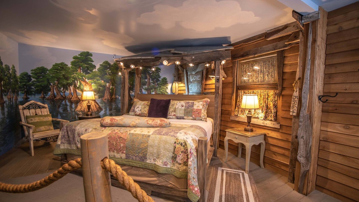 Logan Bed & Breakfast | The Anniversary Inn Logan
