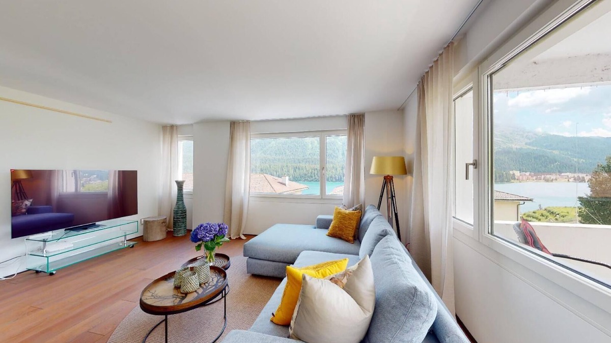 St. Moritz Apartment | The apartment is located in a prime location on the famous Via Serlas in St.