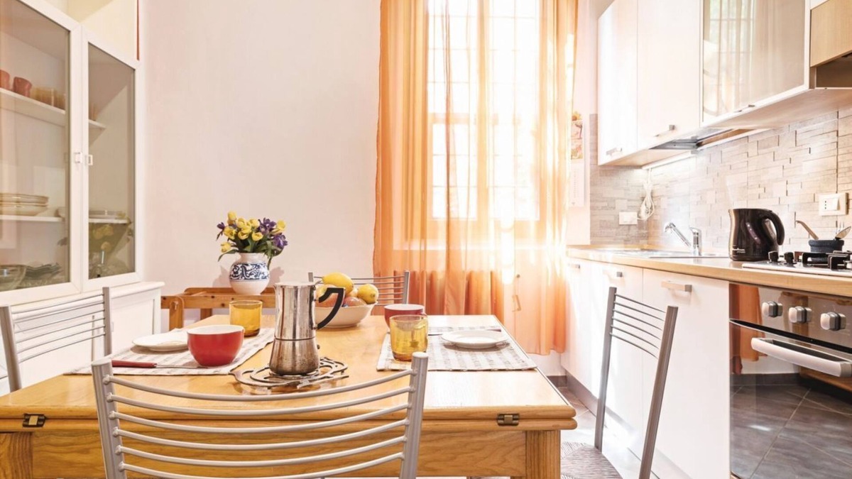 Cirenaica Apartment | The apartment is located in a quiet and peaceful neighborhood.The Bologna Zanolini station is a five-minute walk from the apartment.In the center you can get there with a ten minute walk.Only 9 minutes by car from Fiera Bologna instead!The cozy and brigh